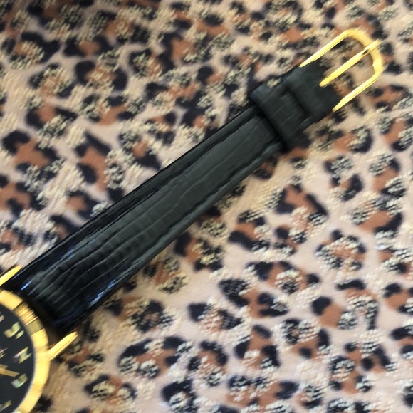 Jewish letter ladies quartz watch - Picture 3 of 8